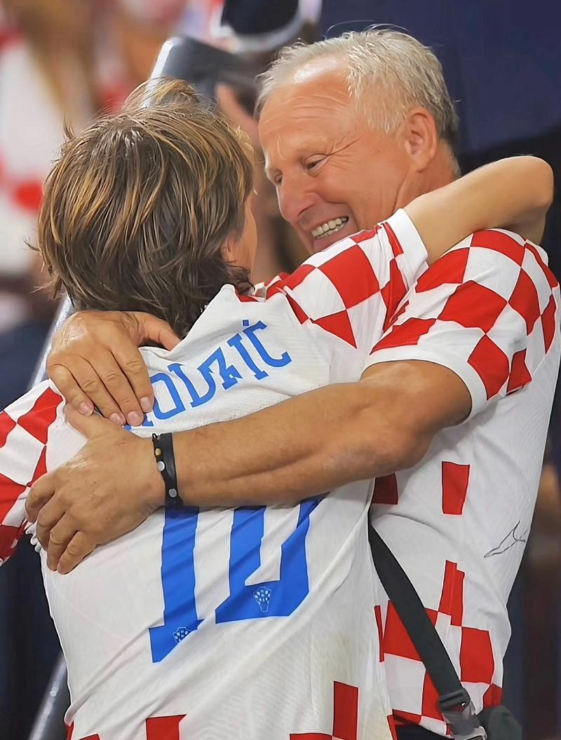 西媒：阿隆索未收到最后通牒，但老佛爷表示必须立即做出改变