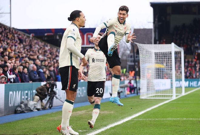 巴特勒封盖绝杀！库里突然伤退，还好有年轻人顶上